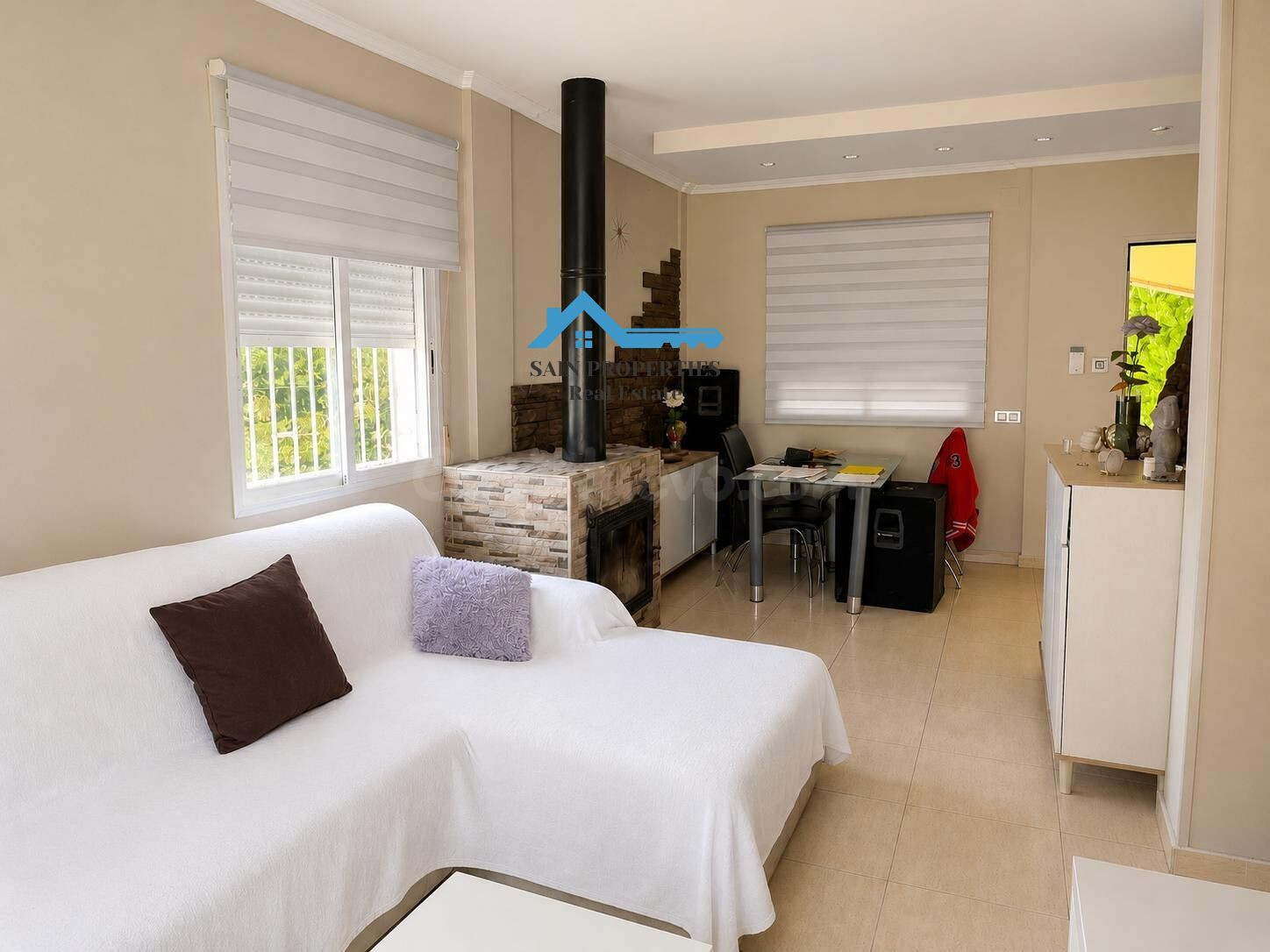 Chalet adosado con acceso directo a piscina y terraza con vi - foto 3