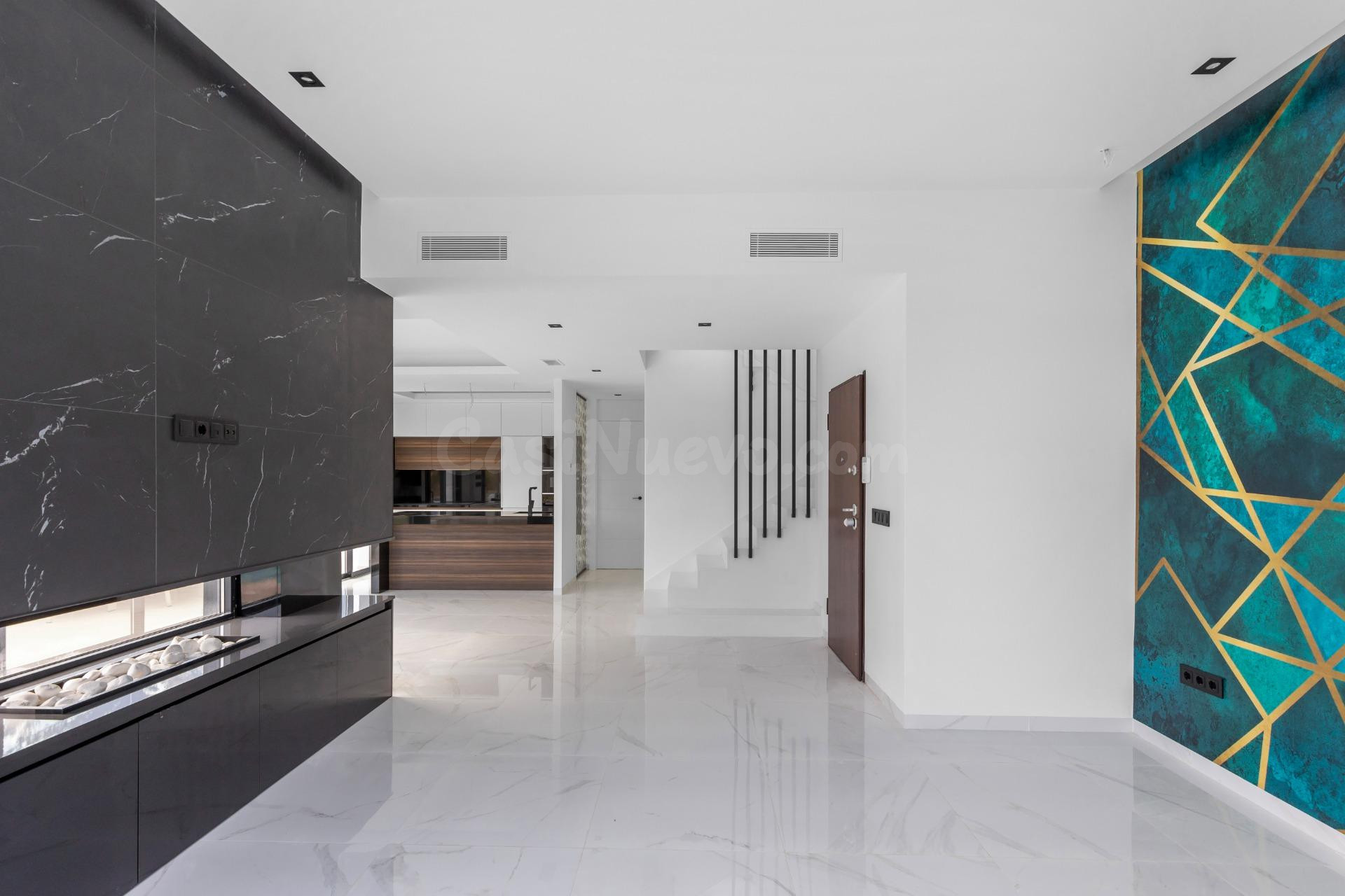 VILLA DE 3 DORMITORIOS Y 3 BAÑOS EN TORREVIEJA (ZONA TORRETA - foto 4