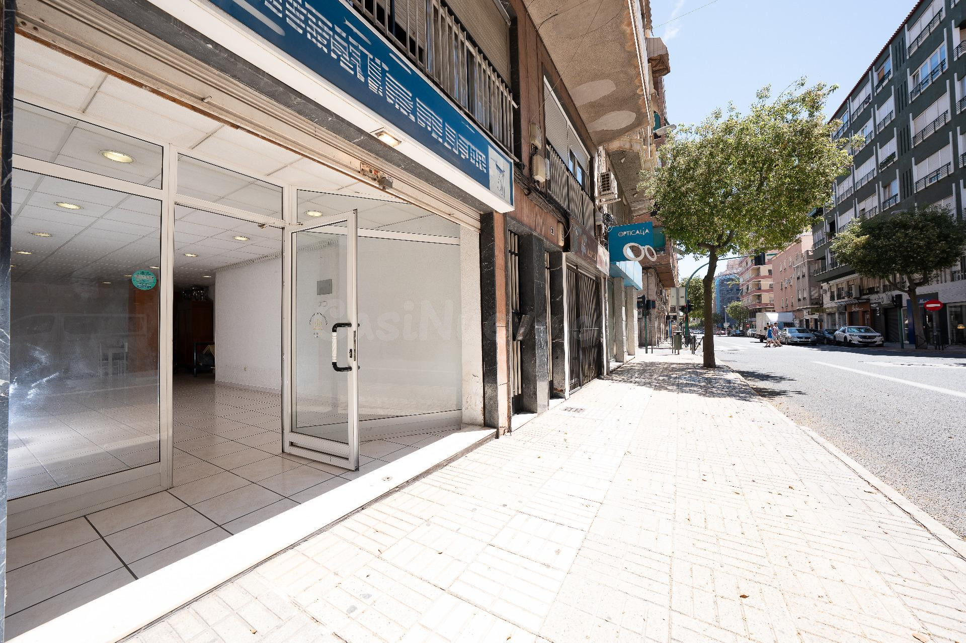 Local comercial, zona Centro - foto 2