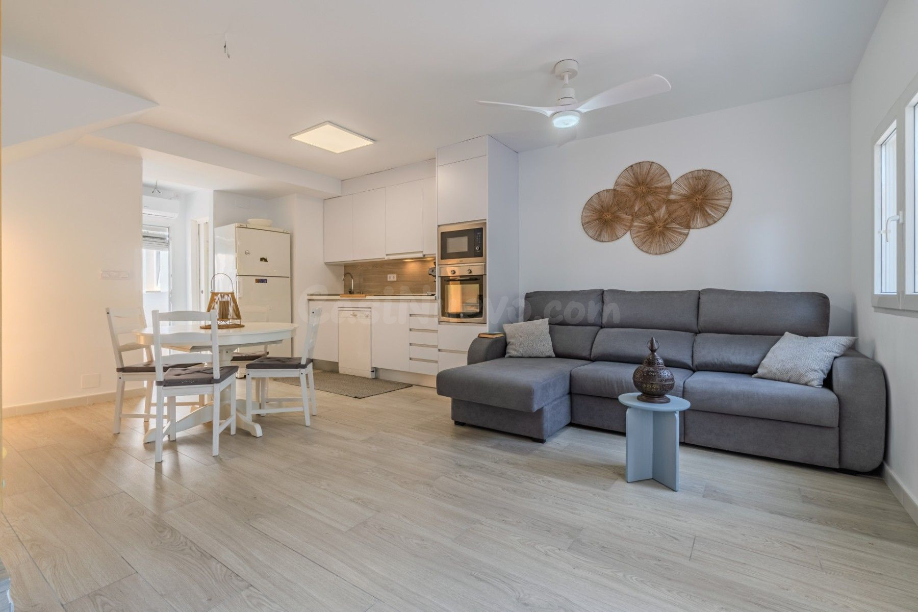 Casa adosada renovada (aprox. 100 m2) con gran terraza en fr - foto 4