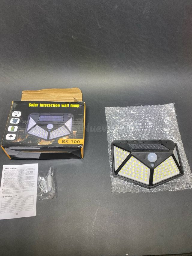 Lámpara solar LED con sensor de movimiento – 270° y 10 m – Malgrat de Mar
