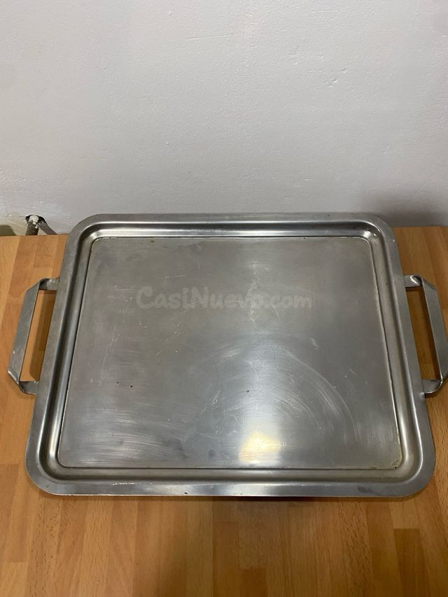 Bandeja de acero inoxidable para uso doméstico en Malgrat de Mar