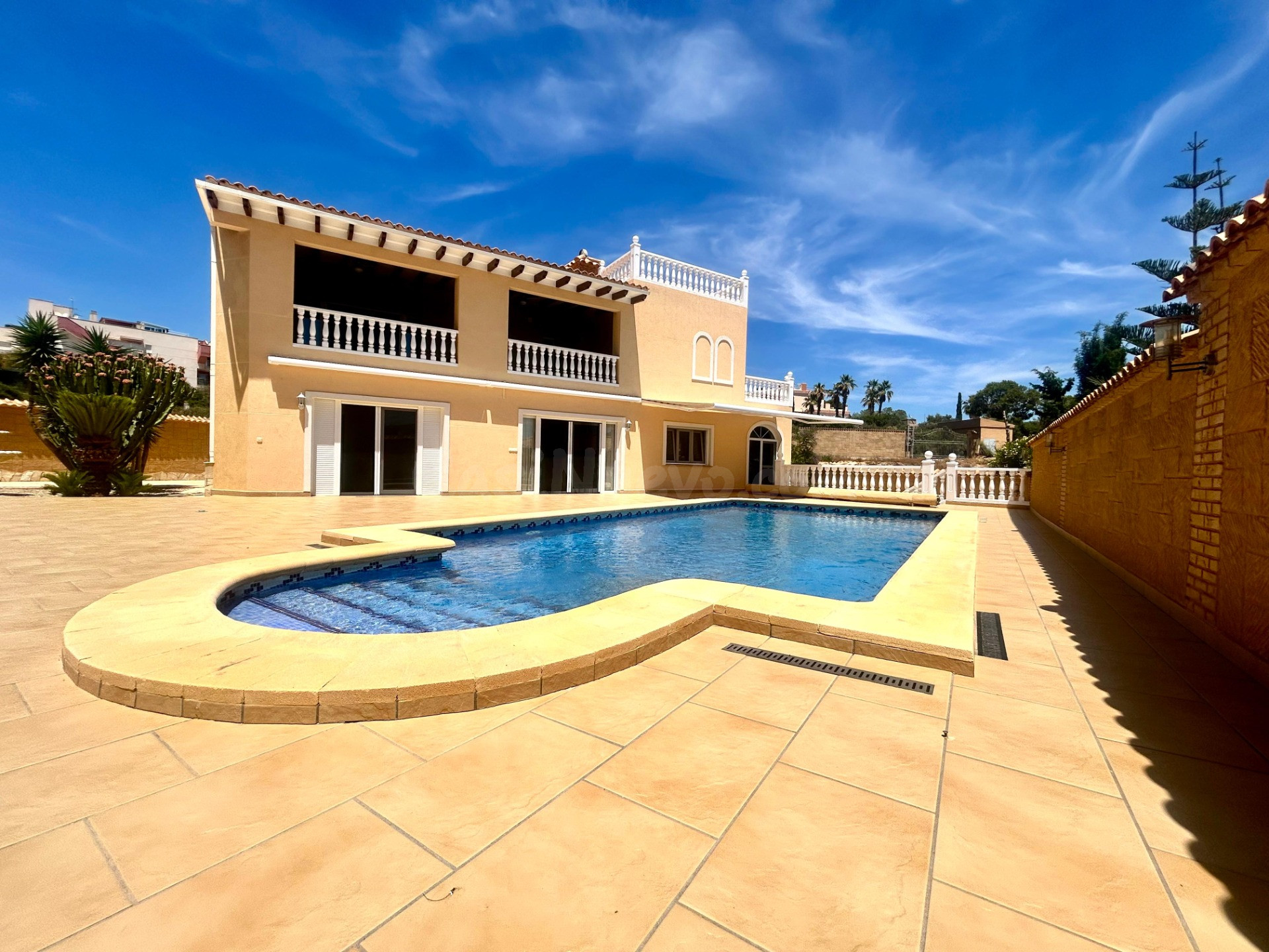 EXCLUSIVA VILLA CON VISTAS AL MAR EN CALARREONA – ÁGUILAS! - foto 5