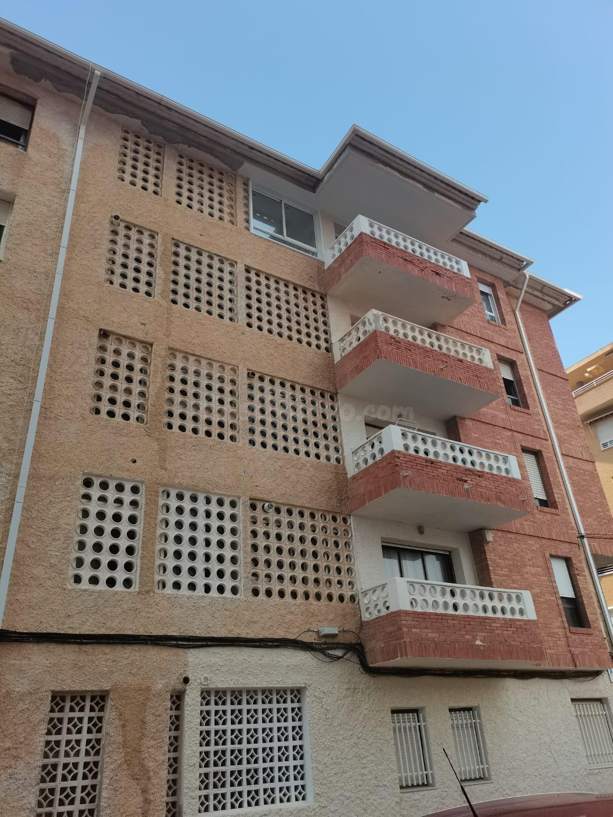 se vende un piso reformado con vista al mar con 3 dormitorio - foto 3