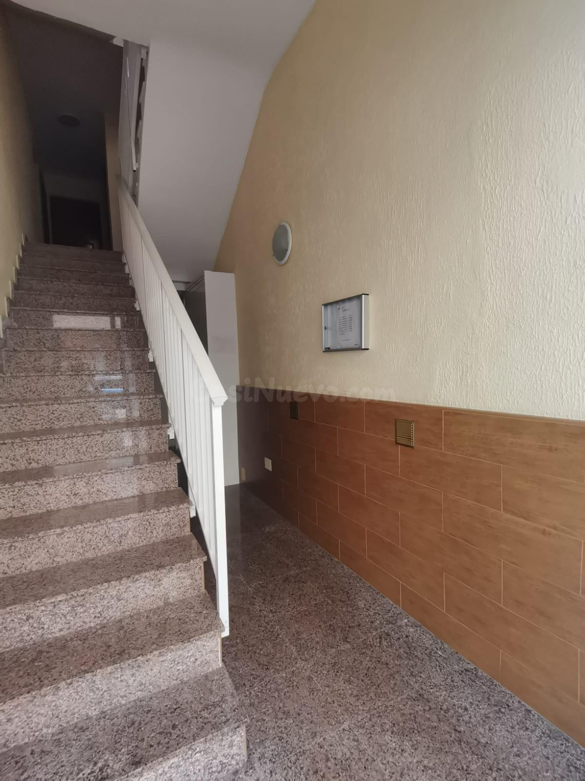 se vende un piso reformado con vista al mar con 3 dormitorio - foto 4