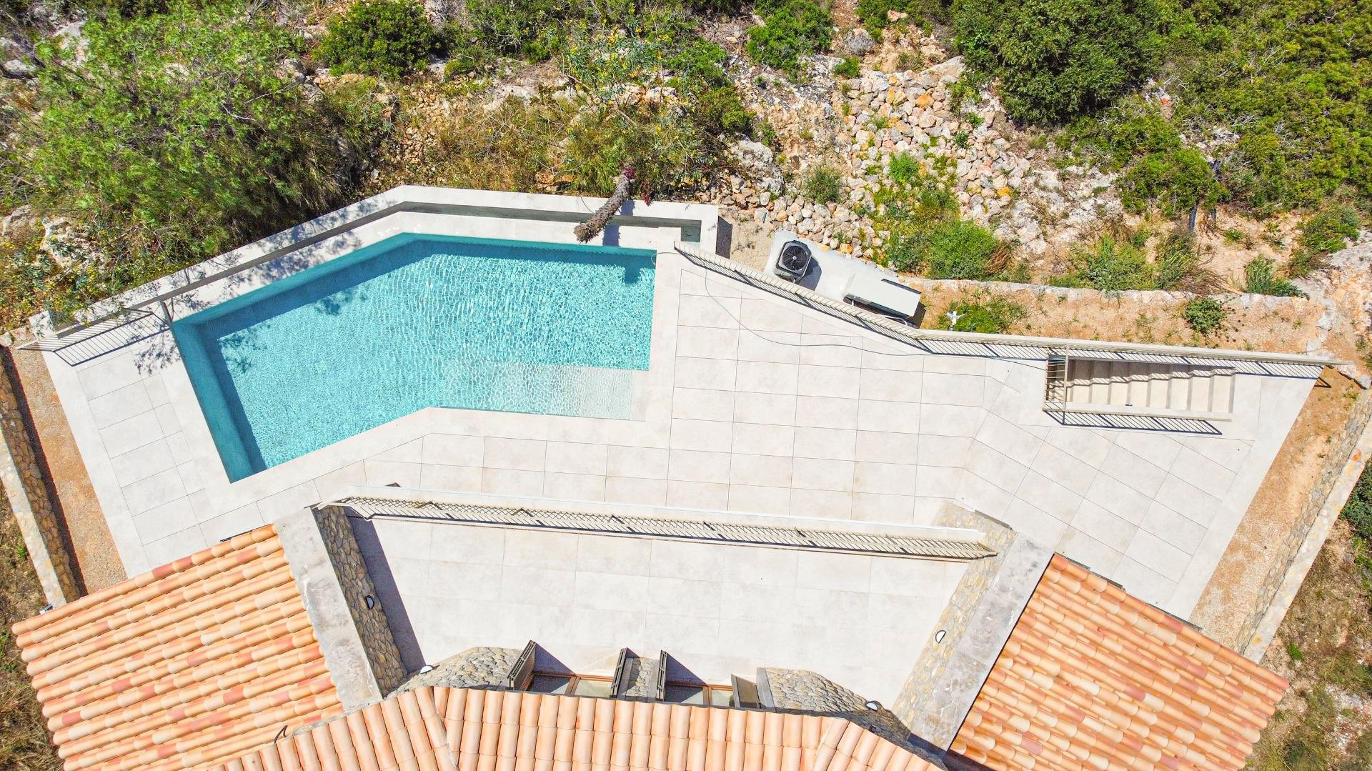 Moderna finca de lujo con vistas panorámicas y piscina en S’ - foto 4