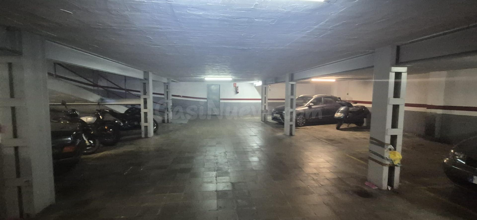 AMPLIA PLAZA DE PARKING PARA COCHE GRANDE EN VALLCARCA – PEN - foto 4