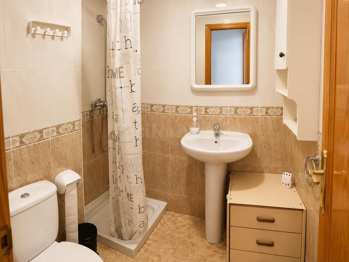 Alquiler de habitación en piso compartir estudiantes chico - foto 2