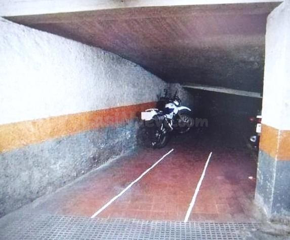Plaza para coches medianos muy cercana a Gran Vía - foto 3