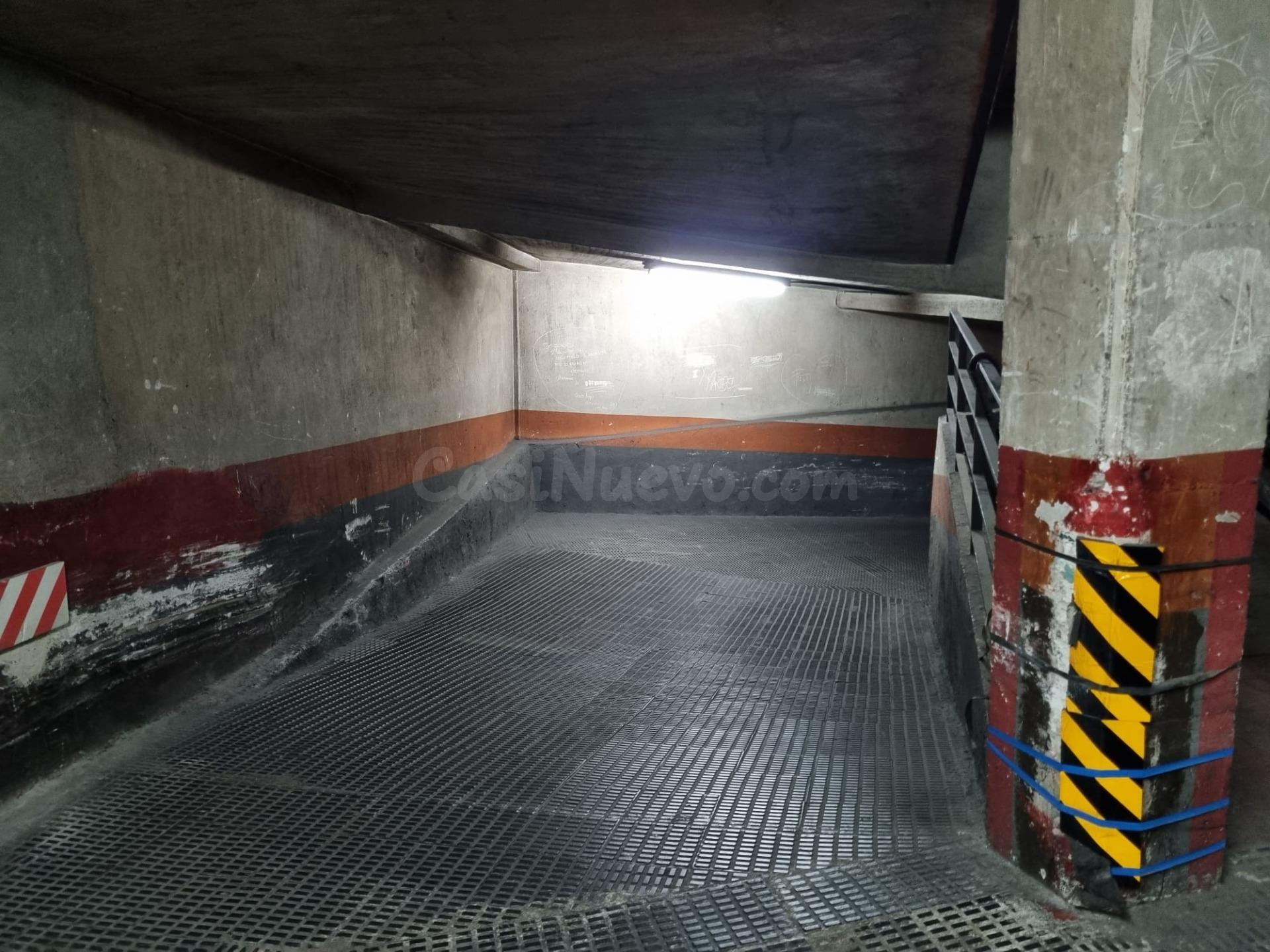 Plaza para coches medianos muy cercana a Gran Vía - foto 5