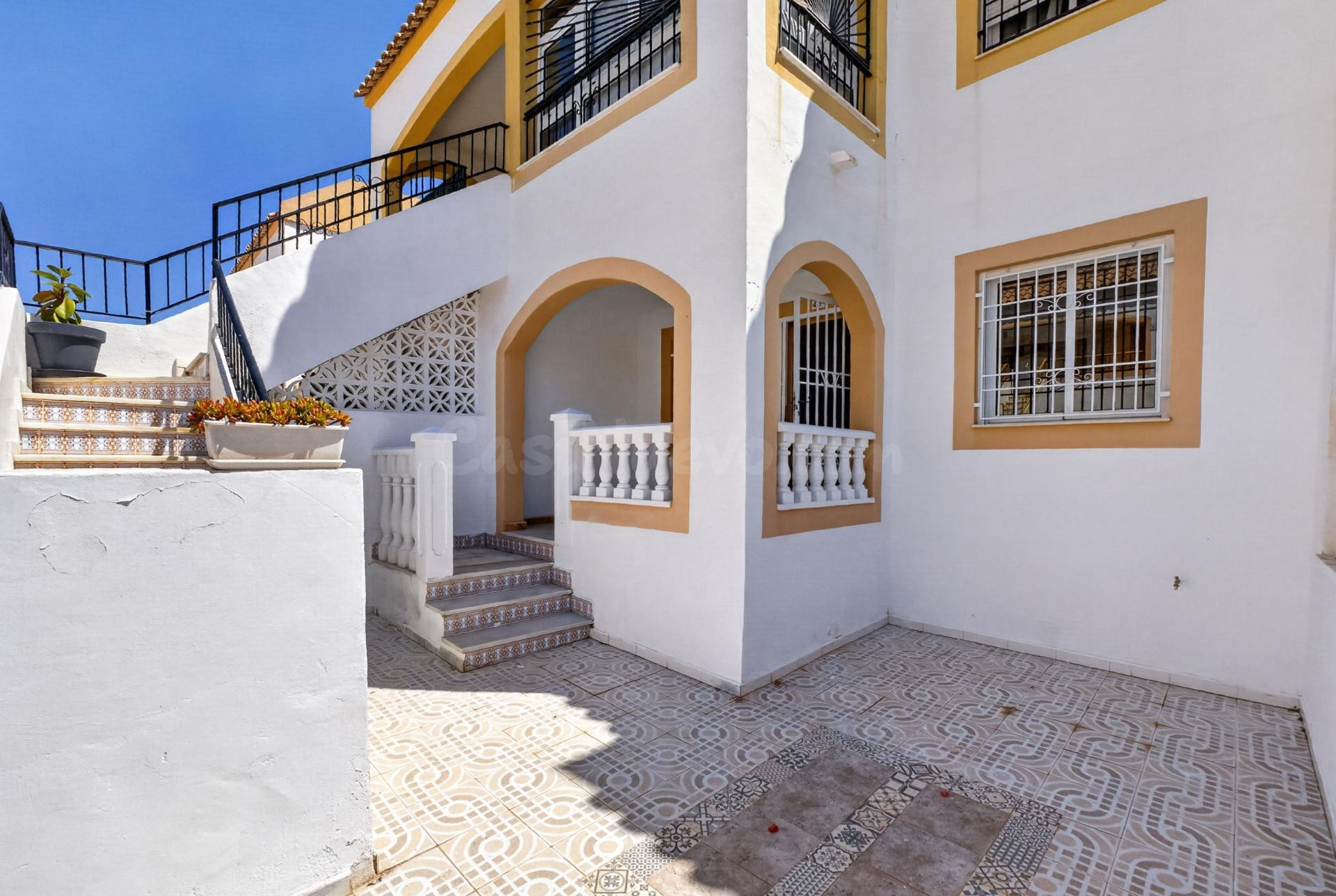Planta baja de 2 dormitorios con terraza, patio y piscina co - foto 3