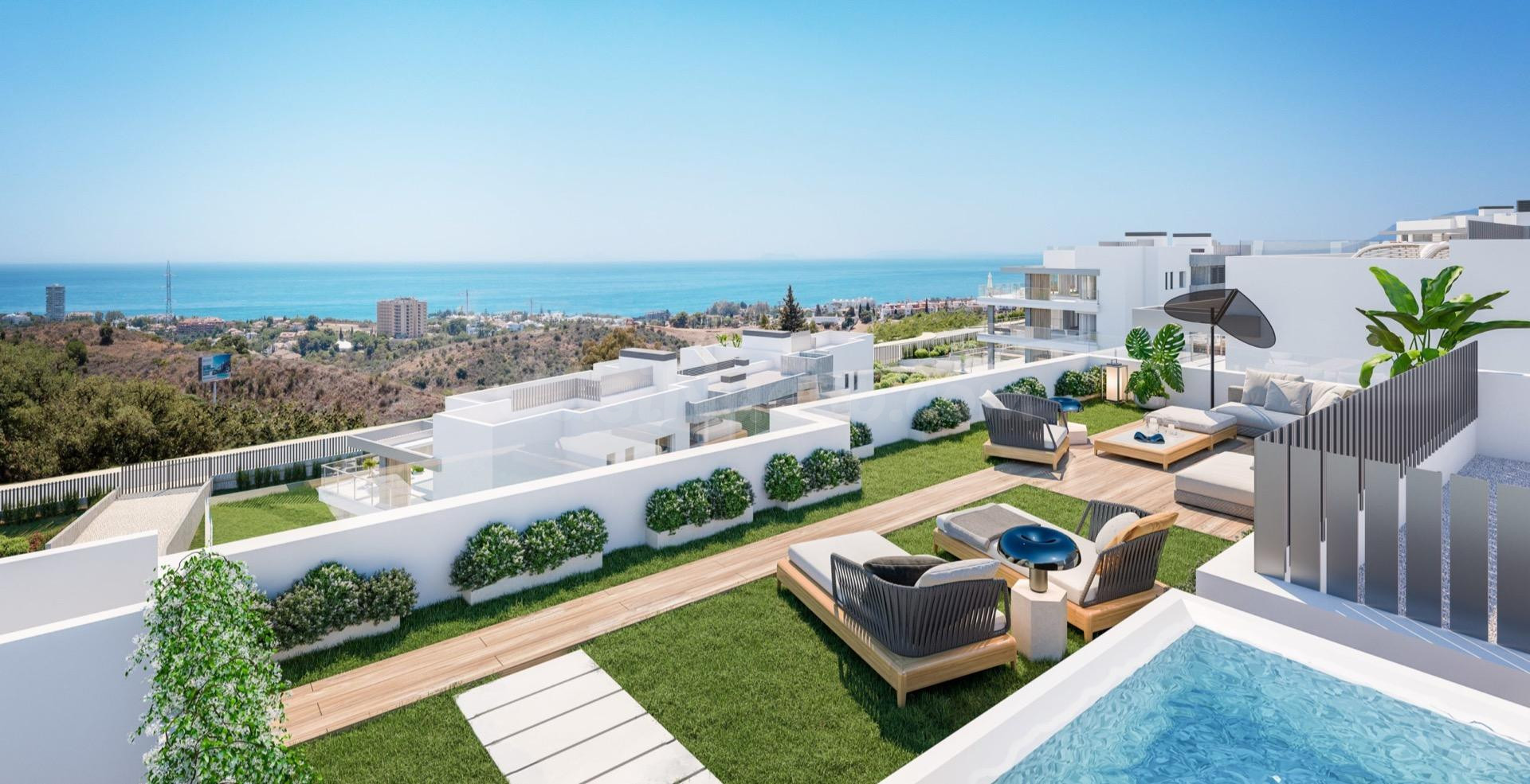 Ático duplex de 3 dormitorios con vistas al mar en Marbella - foto 2