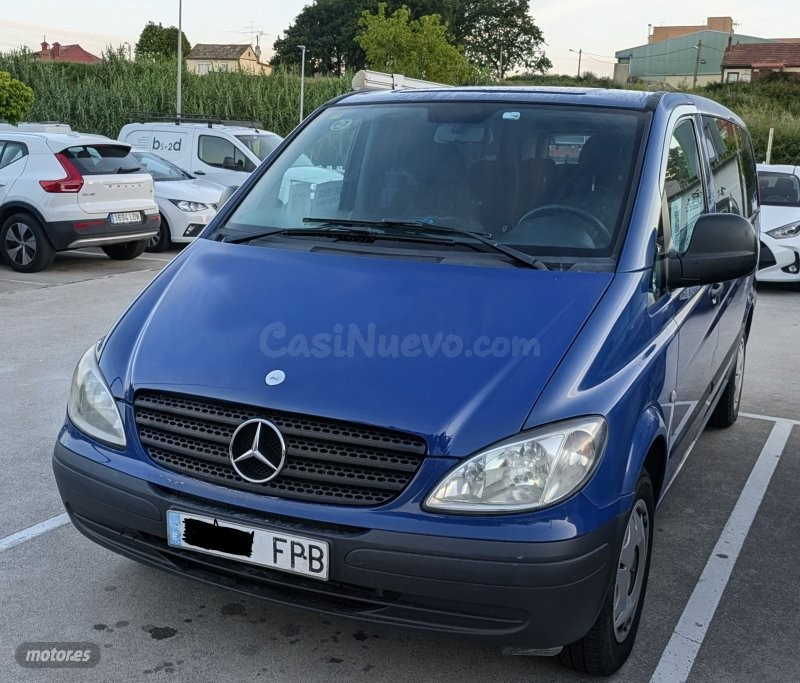 Mercedes Vito 8 plazas con asientos giratorios y extras en Vigo