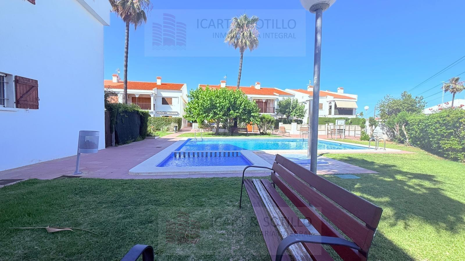 PRECIOSO PISO JARDIN CON GARAJE A 200 METROS DE LA PLAYA EN  - foto 4