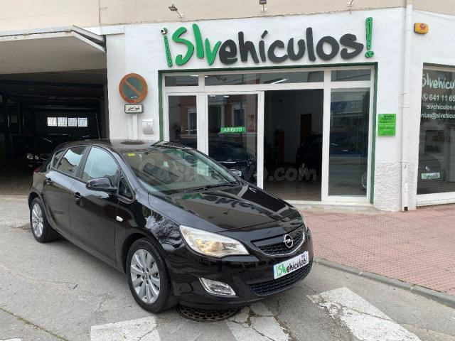 Opel Astra 1.7 CDTI 110CV 5 puertas – Baza, Granada