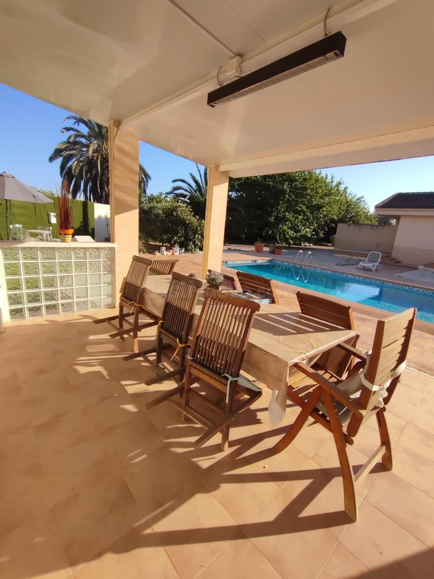 EXCLUSIVO CHALET INDEPENDIENTE CON GRAN PARCELA EN ALMORADI - foto 5