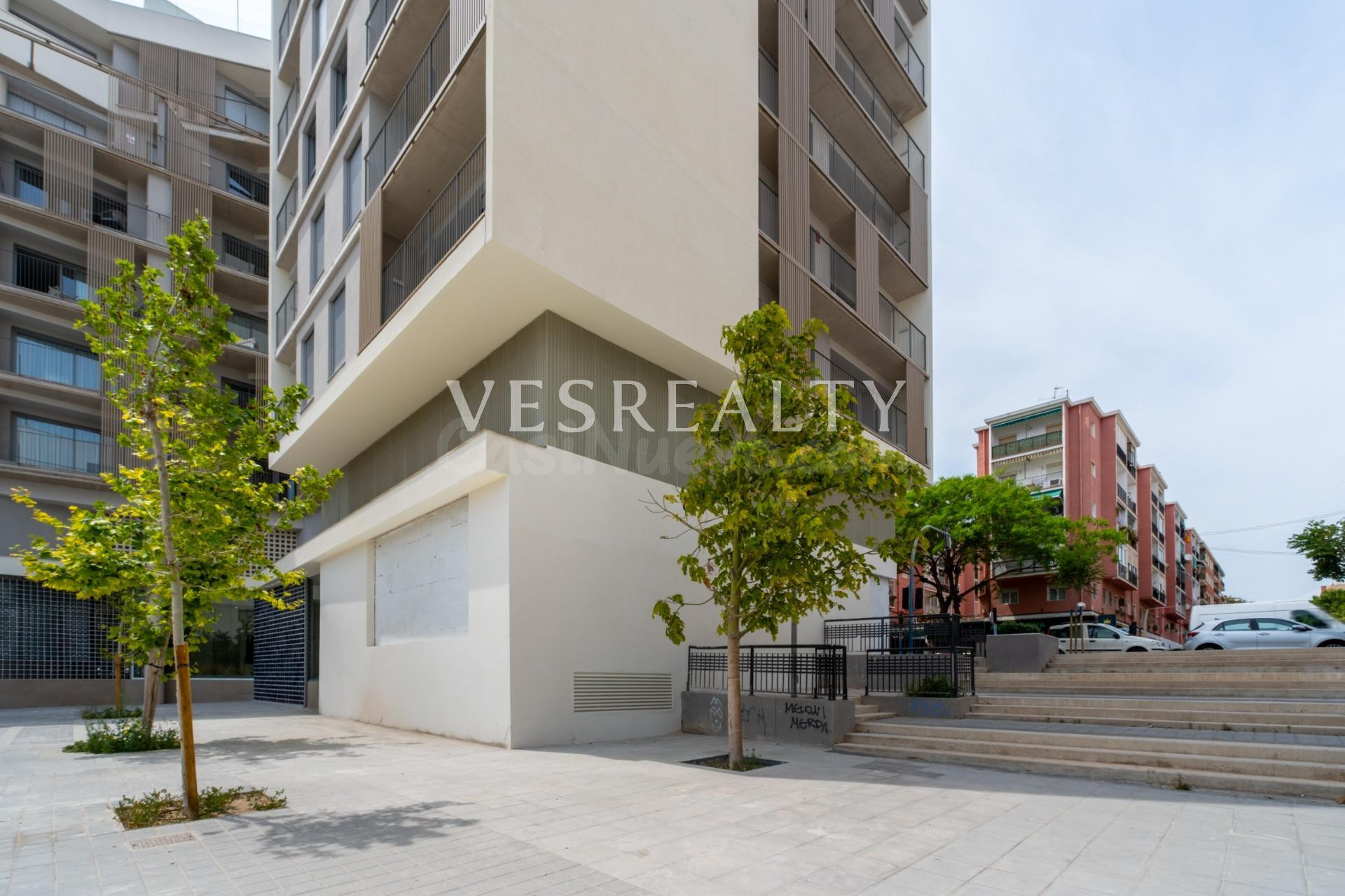 Excelente local comercial en alquiler en Avenida Catedrático - foto 4