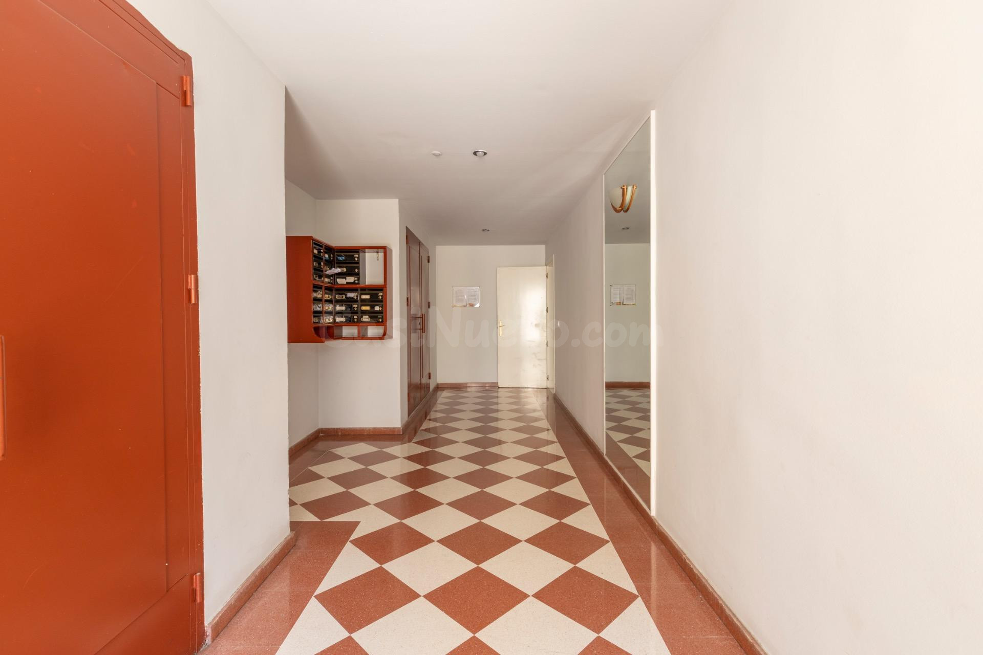 🏡 Amplia vivienda VPO con terraza, garaje y excelente ubicación junto a Avenida Juan Pablo II - foto 2