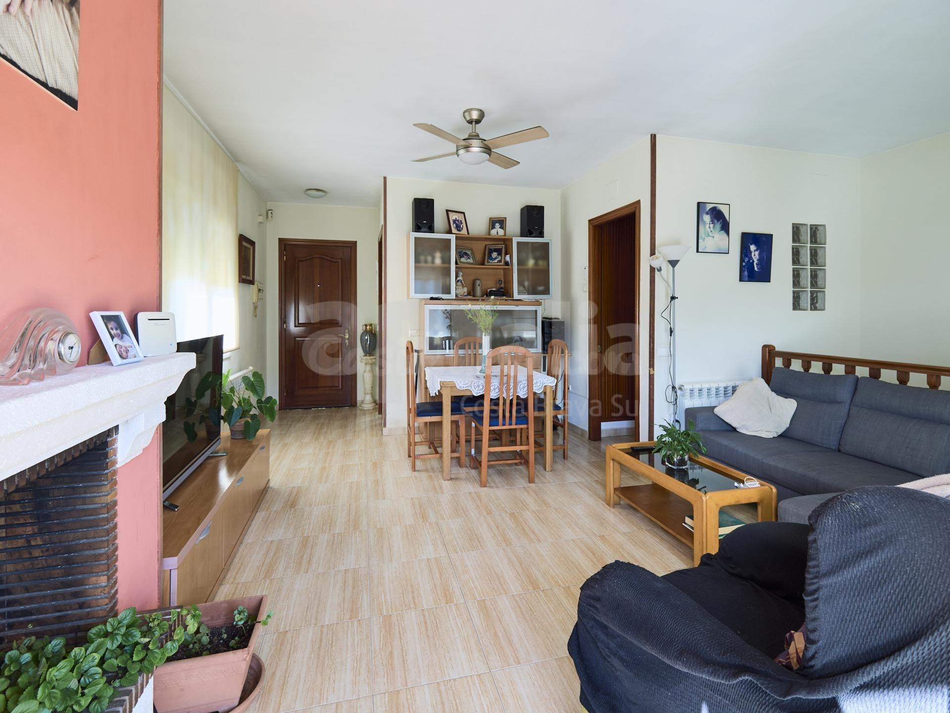 Casa con piscina y jardín en Lloret de Mar – lista para entr - foto 5