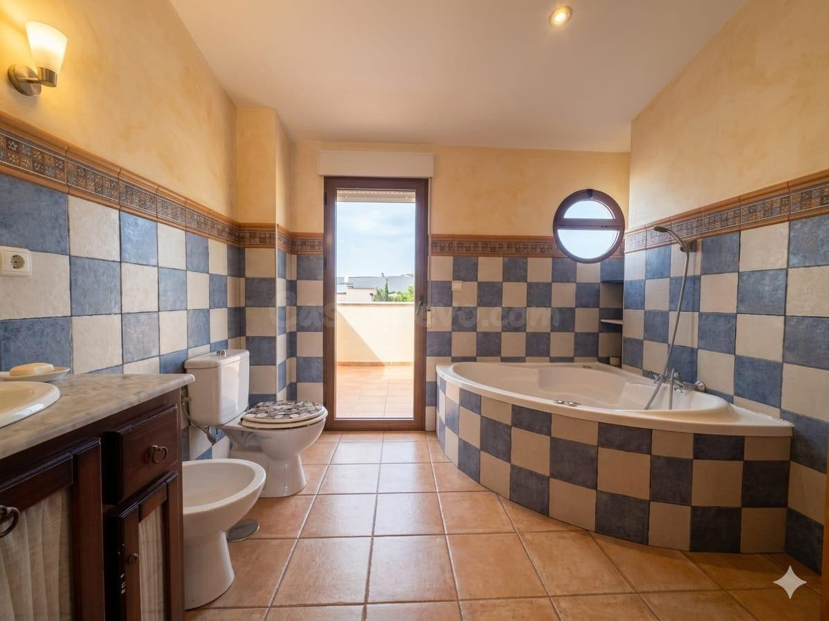 CASA TIPO TRIPLEX EN LA ALBERCA