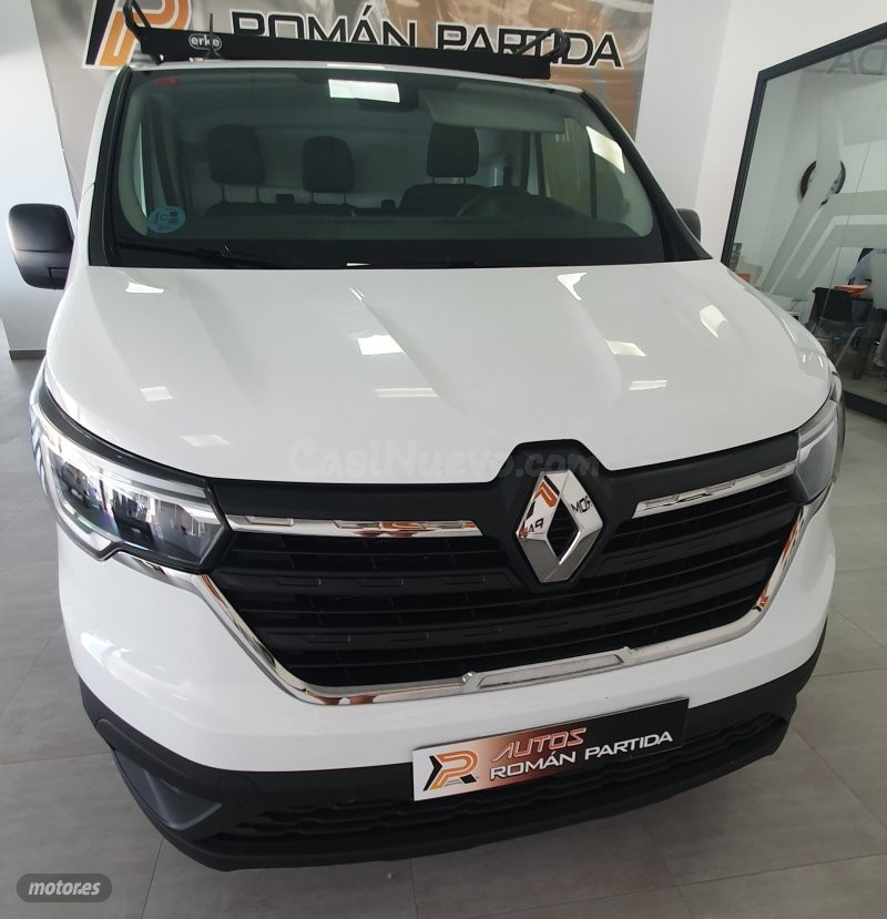 Furgoneta Renault Trafic de segunda mano en La Puebla de Cazalla