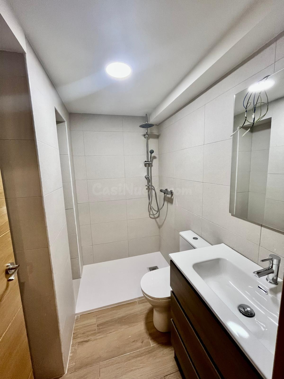 Vivienda totalmente reformada a pocos minutos de la playa en - foto 4