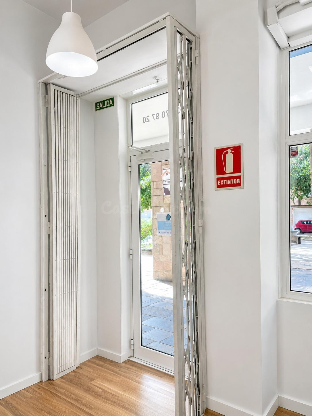 Local comercial en venda al centre de Granollers – ideal inv - foto 4