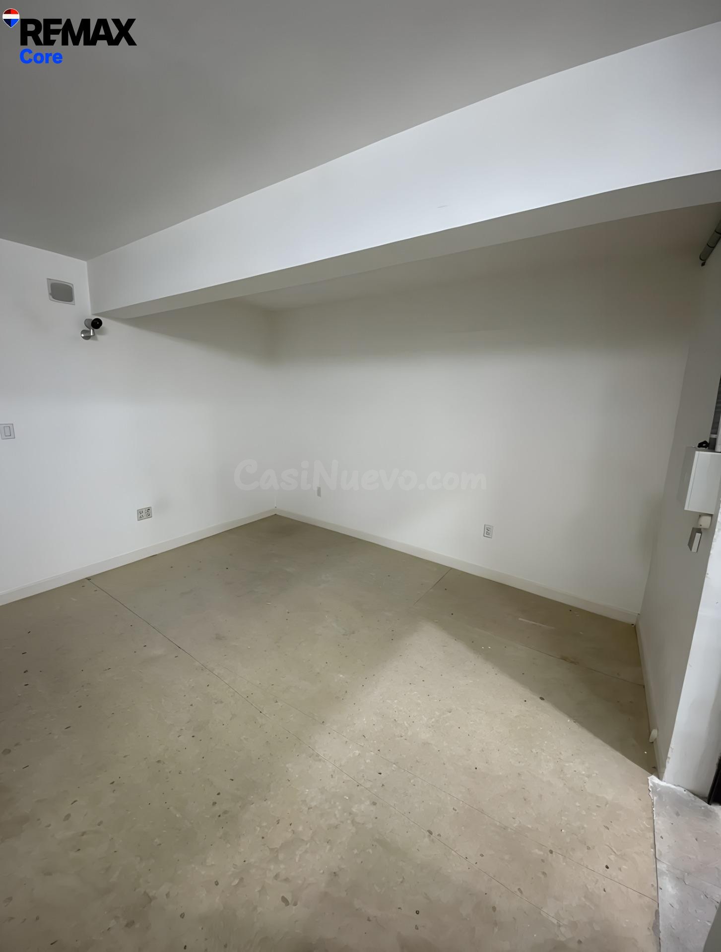 Gran Local Comercial de 180 m2 en Zona Colón (Cáceres) – ¡Pr - foto 4