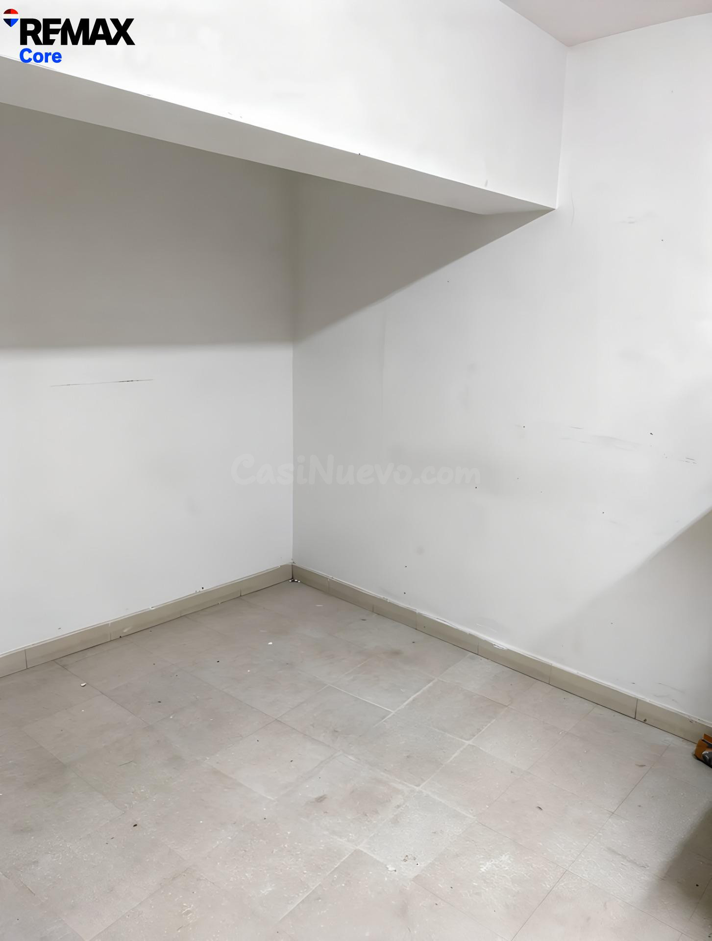 Gran Local Comercial de 180 m2 en Zona Colón (Cáceres) – ¡Pr - foto 5