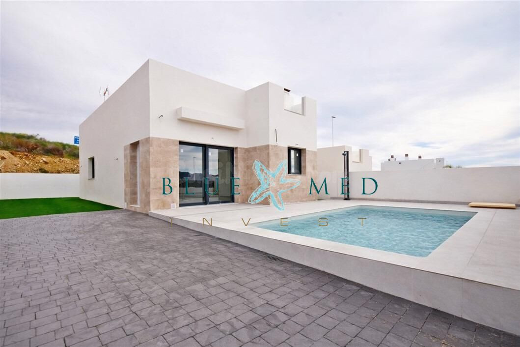 PROMOCIÓN DE 4 VILLAS PAREADAS DE OBRA NUEVA CON PISCINA PRI - foto 2