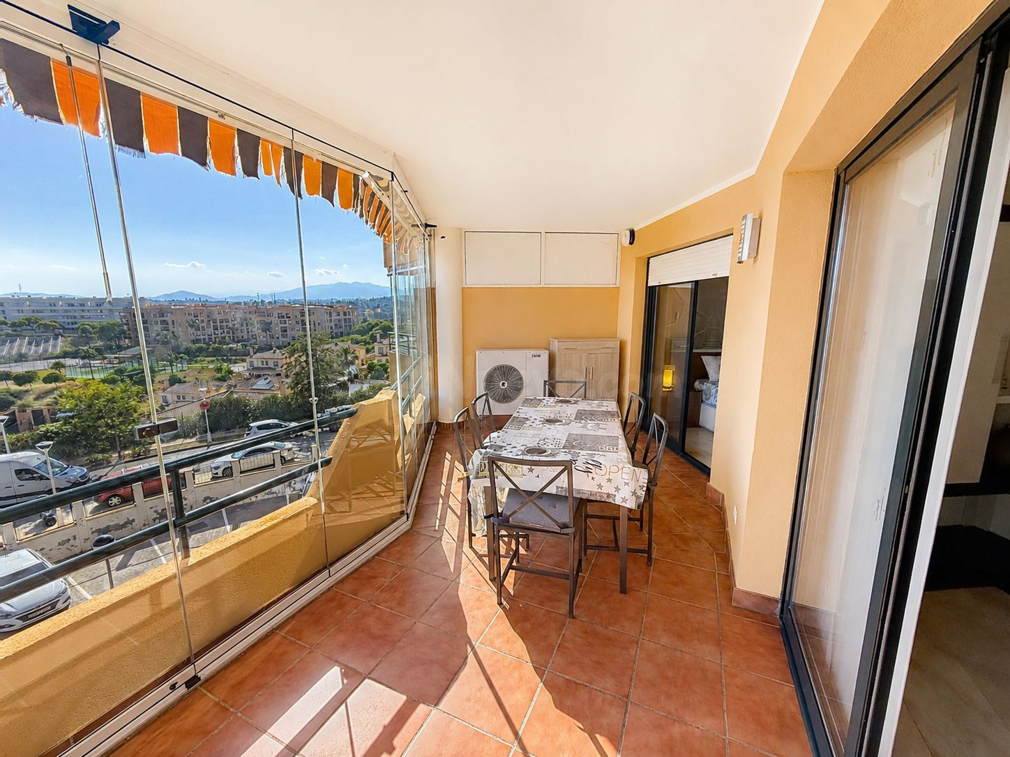 Fantástico piso en venta de 2 dormitorios con vistas al mar  - foto 2