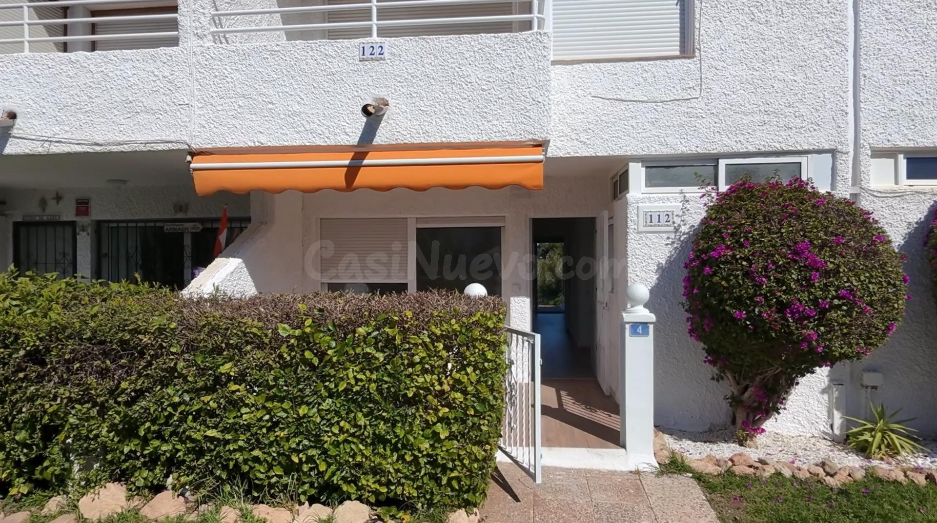 Bungalow totalmente reformado con amplias terrazas privadas | Orihuela Costa - foto 2
