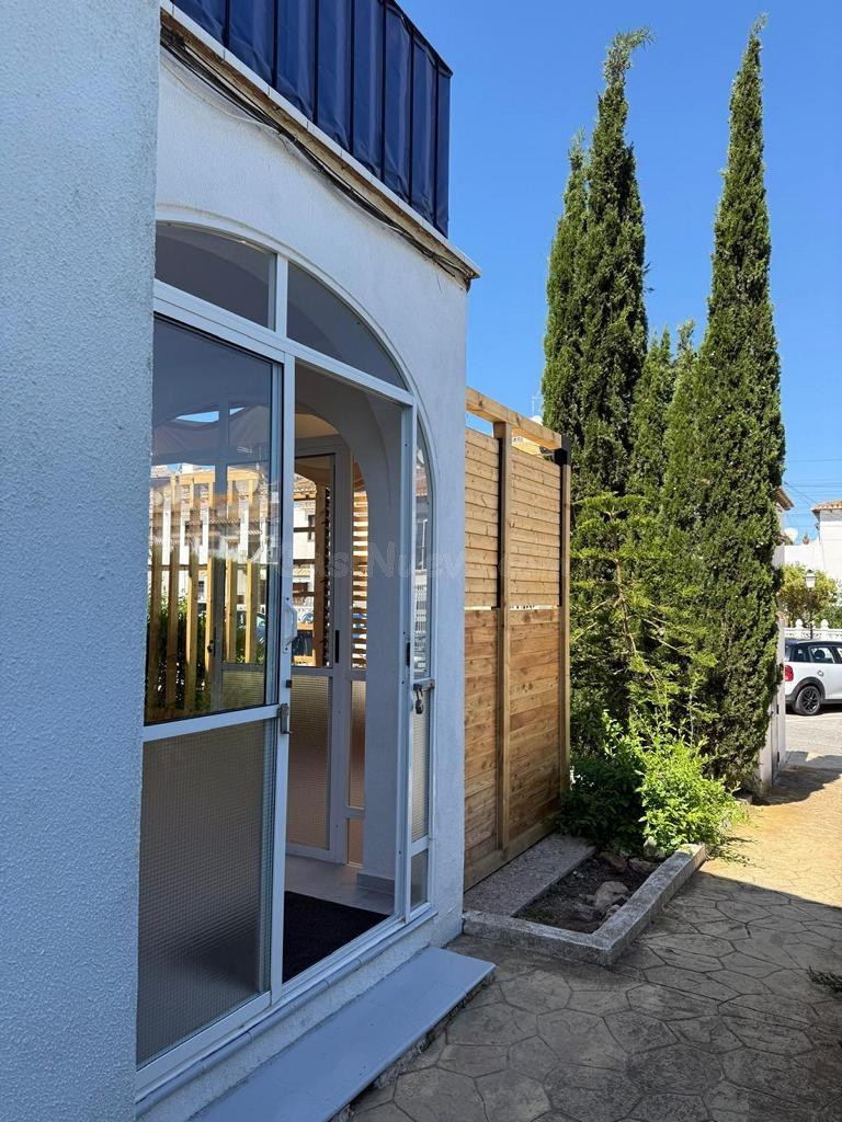 Apartamento en planta baja totalmente reformado – Lago Jardí - foto 3