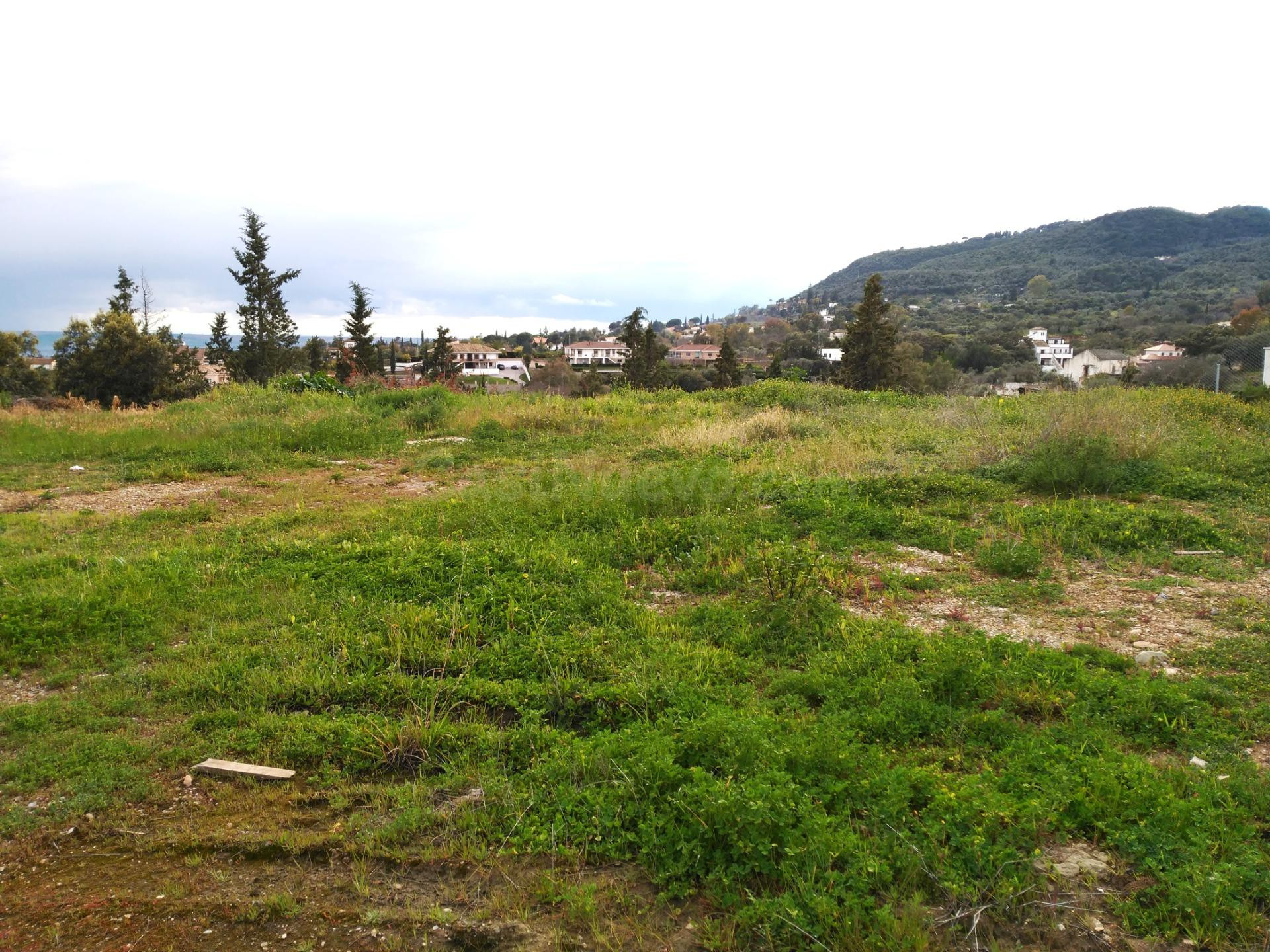 EXCLUSIVA PARCELA CON PROYECTO EN ENTORNO NATURAL PRIVILEGIA - foto 3