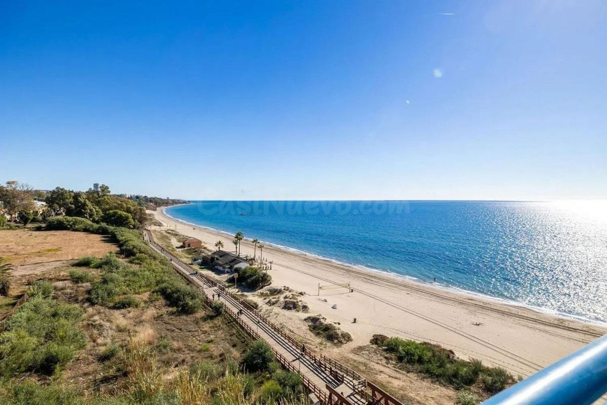 Ático en primera línea de playa de 3 dormitorios y 2 baños - foto 5