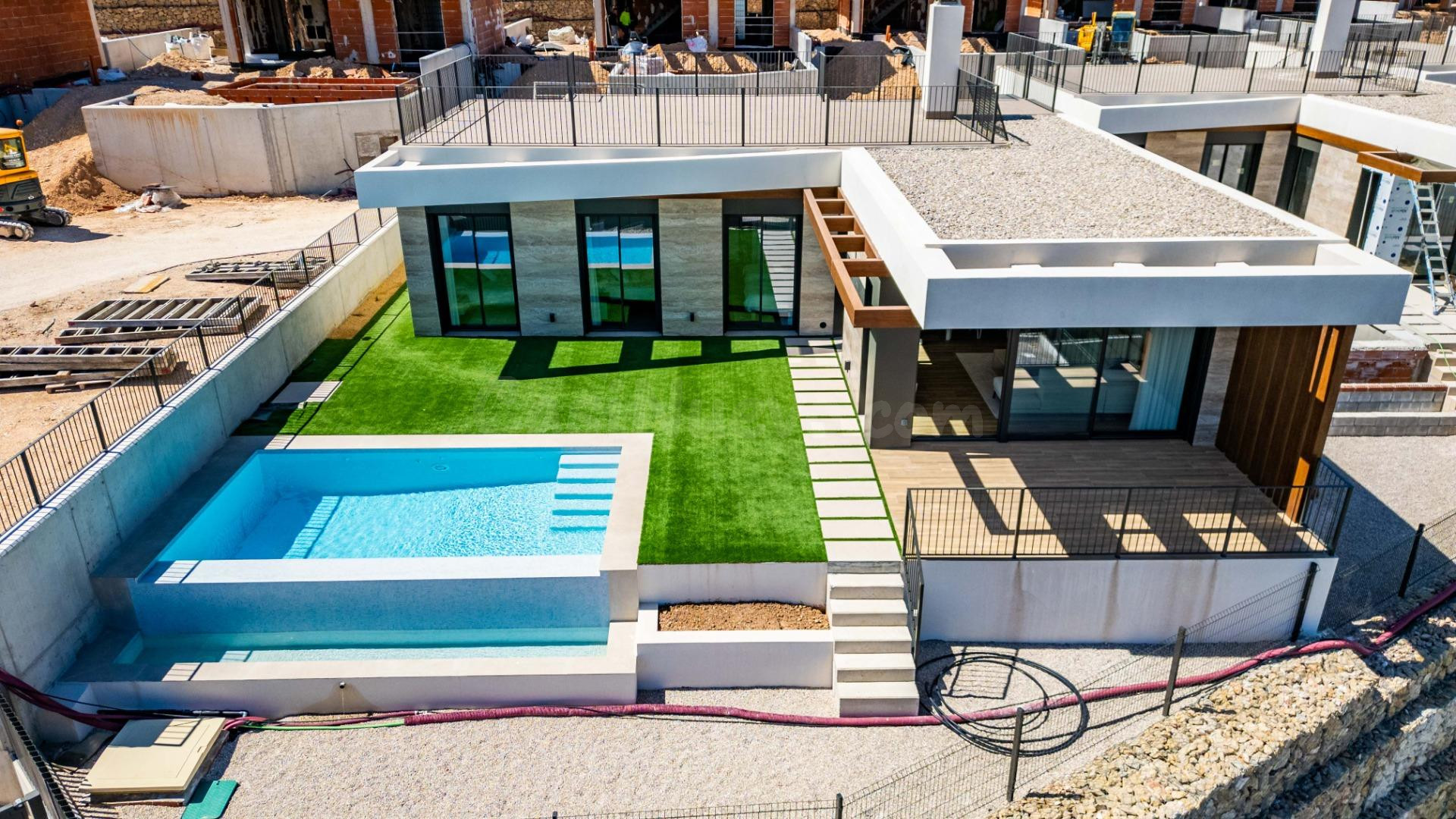 Villas de obra nueva con vistas al mar y montaña en Polop –  - foto 4