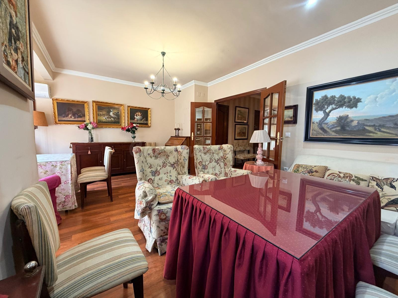 Amplia vivienda en pleno centro de Badajoz, lista para entrar a vivir - foto 2