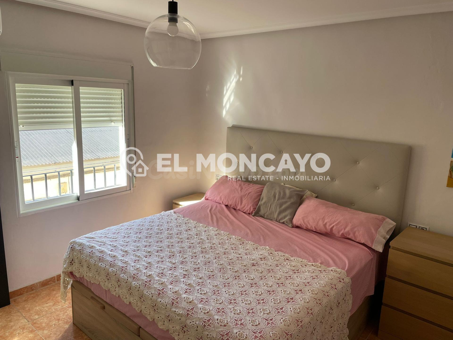Fantástica casa de pueblo con solárium privado en el centro  - foto 2