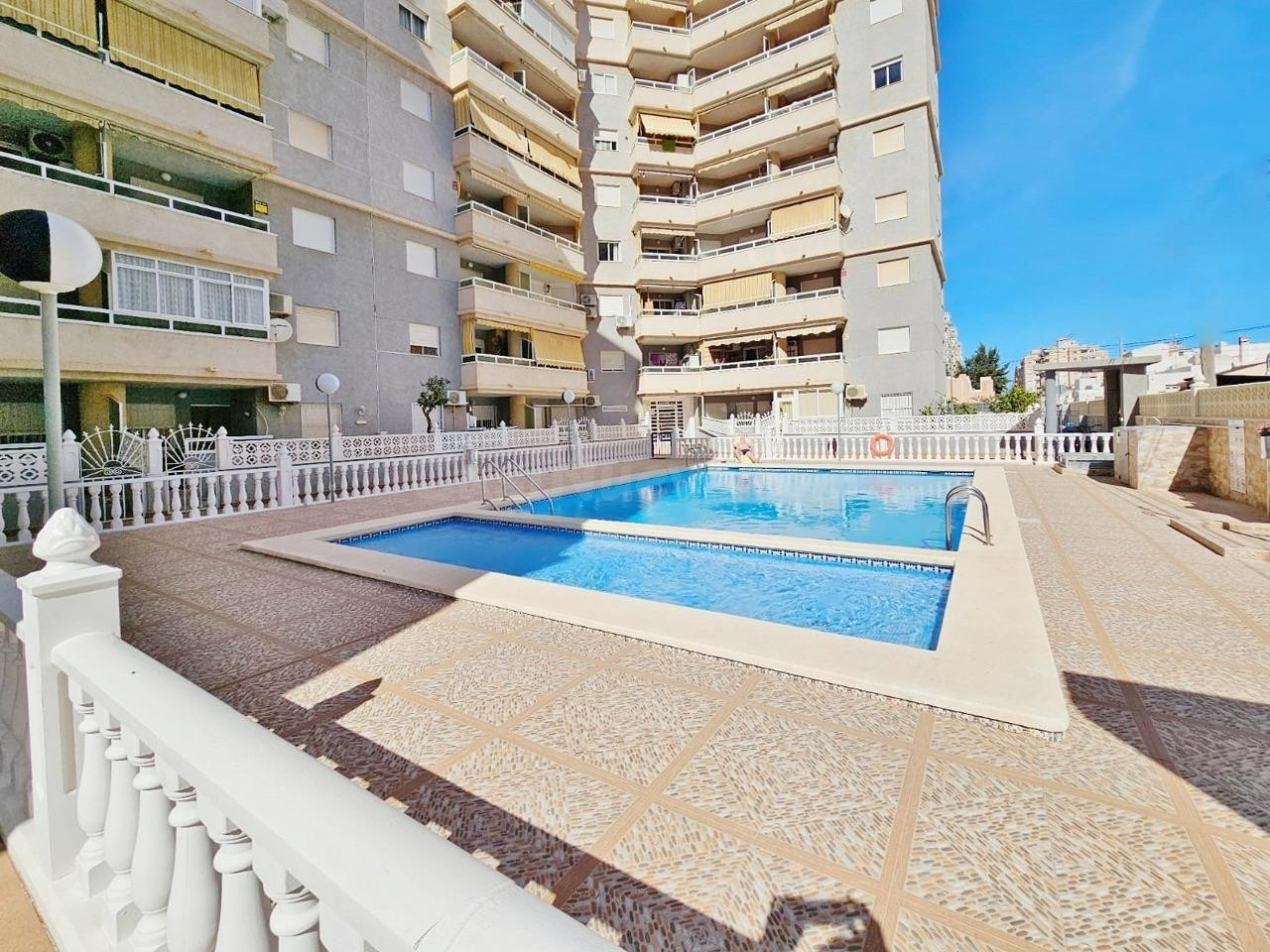 APARTAMENTO DE 2 DORMITORIOS 1 BAÑO EN TORREVIEJA (ZONA NUEV - foto 5