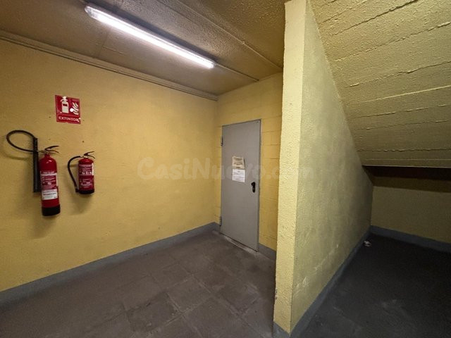 Venta Plaza de parking en Sant Boi - foto 4
