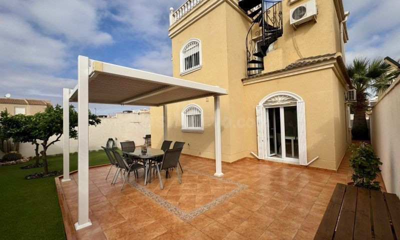 Villa 4 habitaciones 124m² en venta - Parque las naciones - foto 3