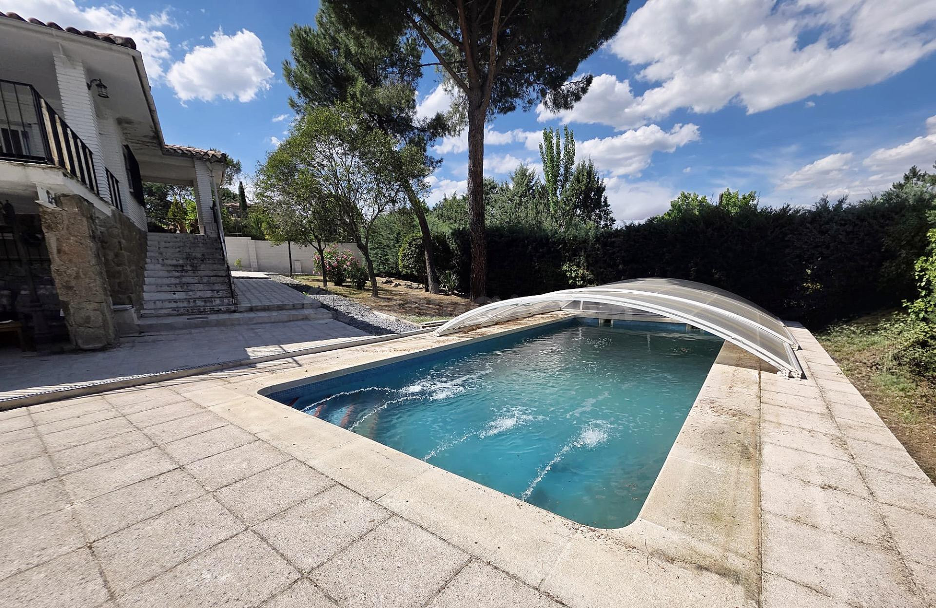 CHALET INDEPENDIENTE CON PISCINA EN VALDEMORILLO - foto 2