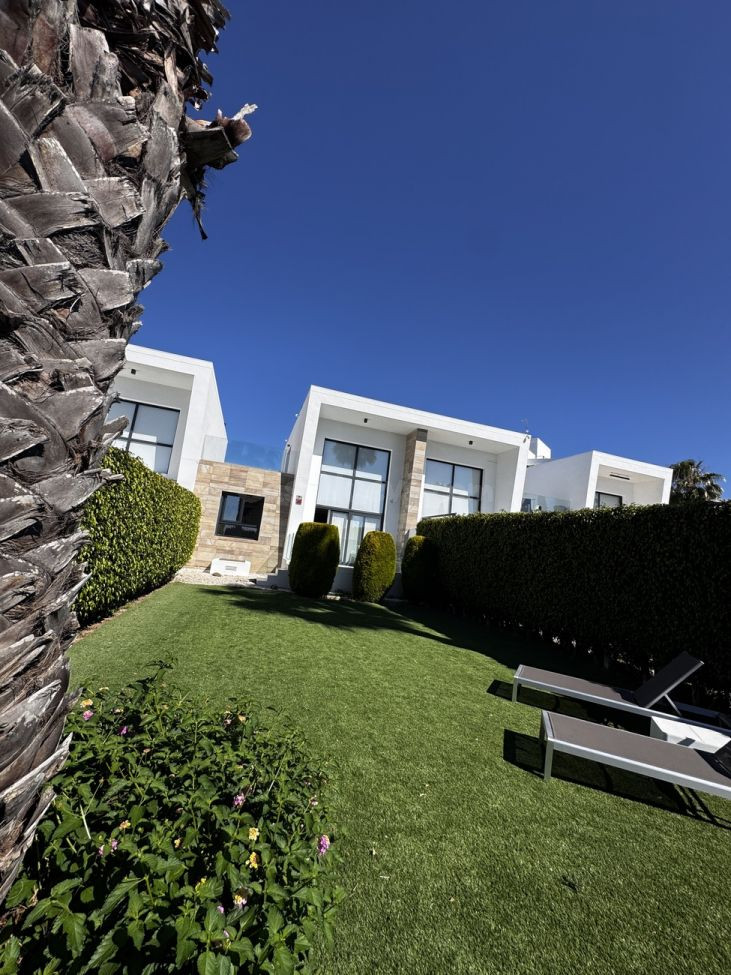 Dúplex 3 habitaciones 93m² en venta - Lomas de Cabo Roig - foto 4
