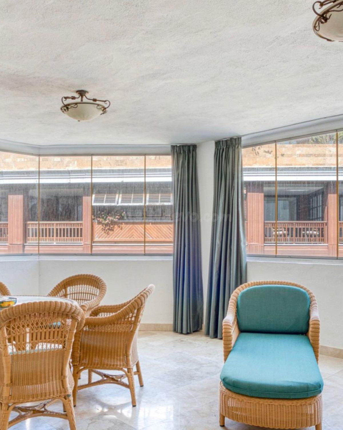 Apartamento en Primera Línea de Playa en Puerto Banús - foto 5
