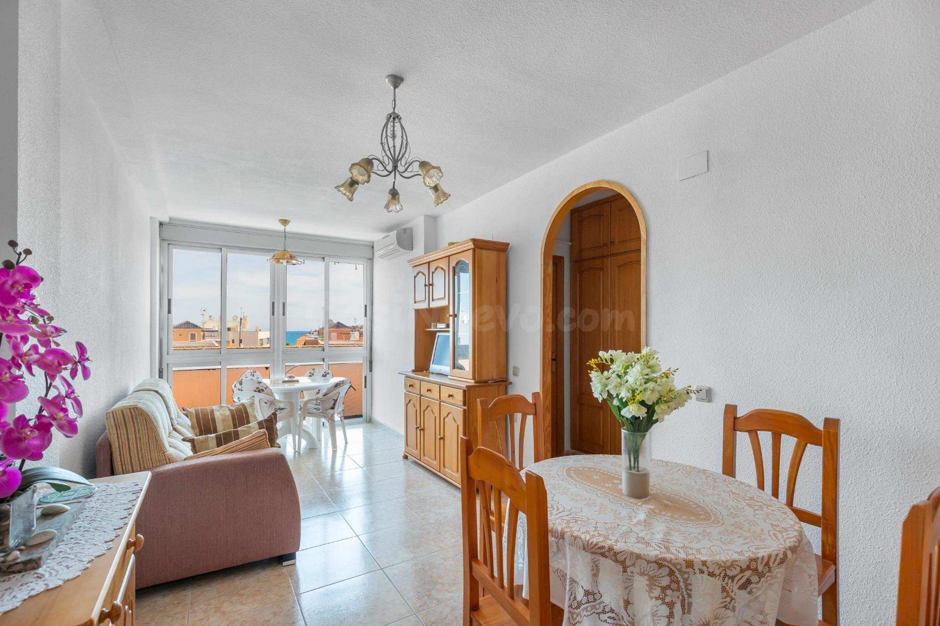 Apartamento con vistas al mar a solo 200 metros de la playa  - foto 5