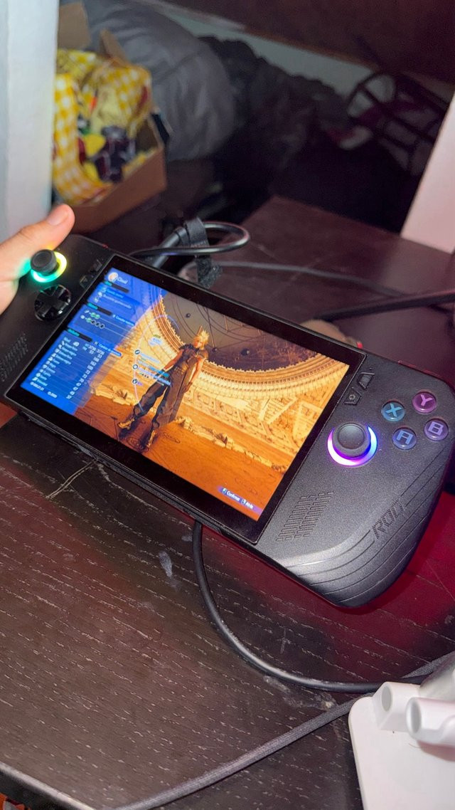 Asus ROG Ally X 1Tb + funda - foto 2