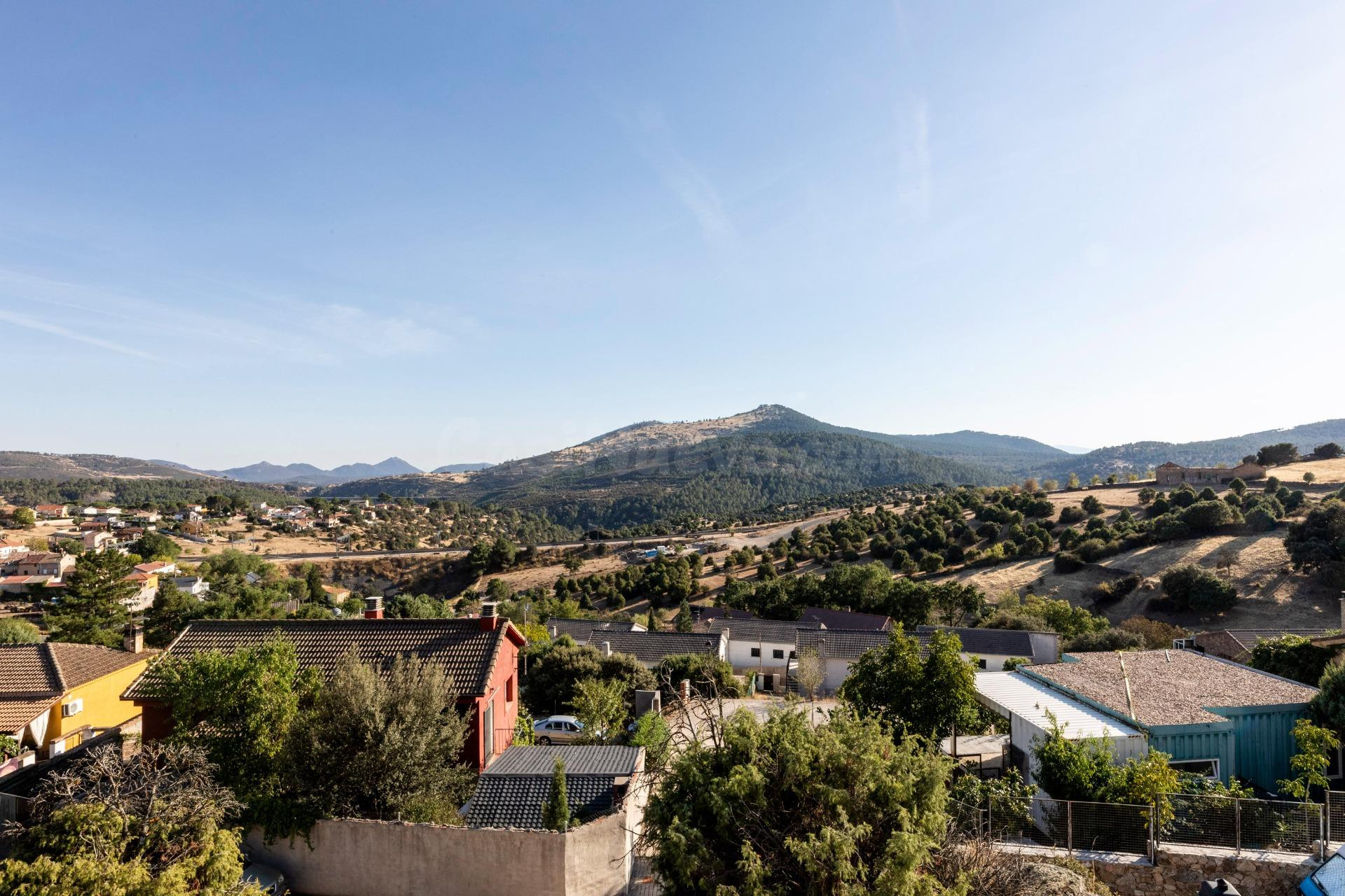 ¡MAGNÍFICA VIVIENDA UNIFAMILIAR INDEPENDIENTE EN SANTA MARÍA - foto 2