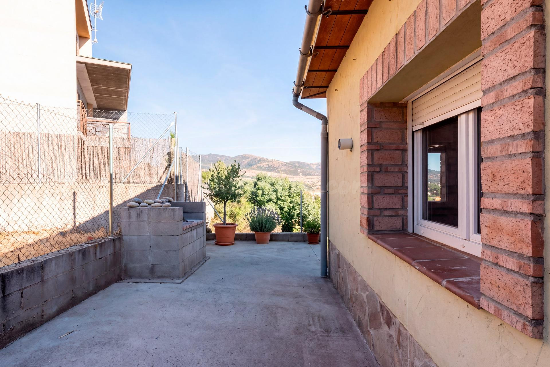 ¡MAGNÍFICA VIVIENDA UNIFAMILIAR INDEPENDIENTE EN SANTA MARÍA - foto 3