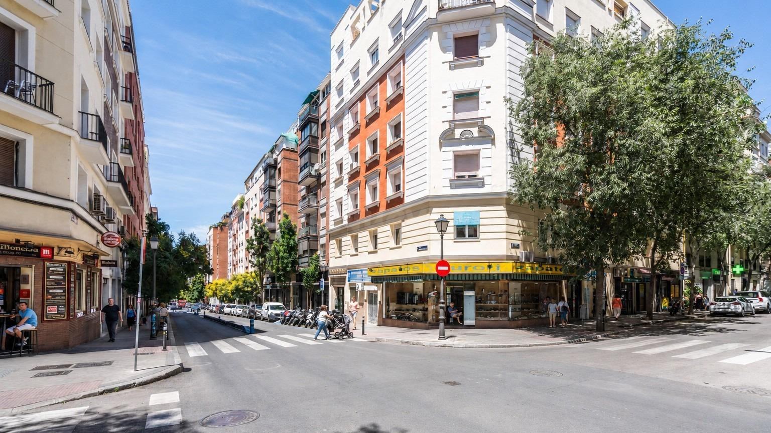 ^^PISO DE 5 habitaciones A 2 MINUTOS DE MONCLOA – IDEAL INVE - foto 2
