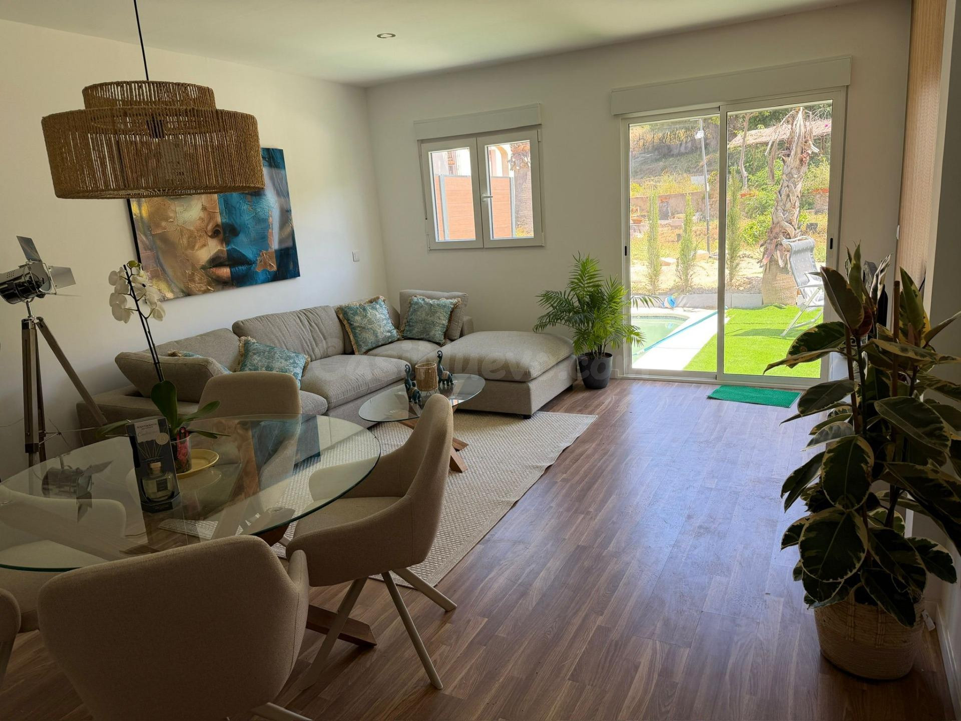 ESPECTACULAR CHALET MODERNO CON PISCINA PRIVADA – ¡LISTO PAR - foto 2